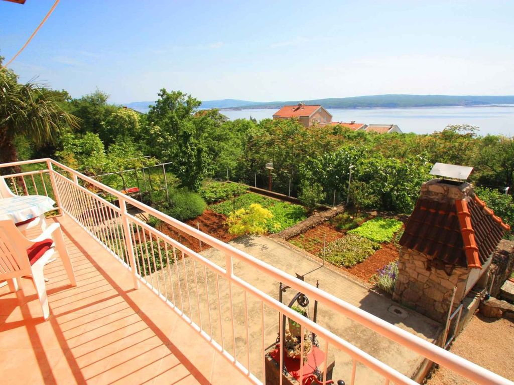 Ferienwohnung mit Balkon und Grillmöglichkeit