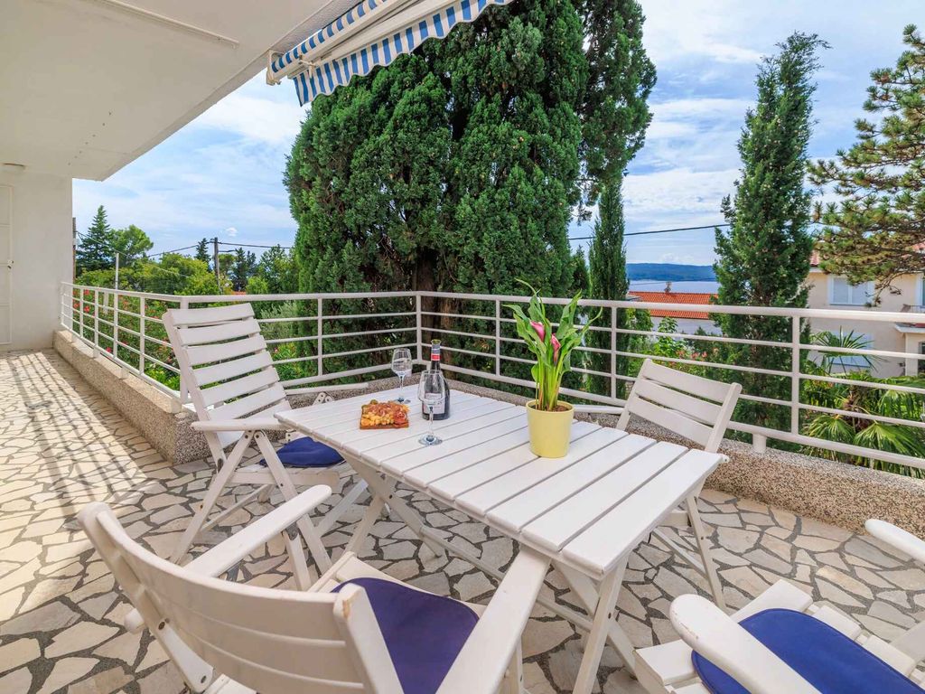 Ferienwohnung mit Balkon und Meerblick in Strandnähe