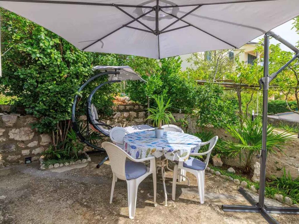 Ferienwohnung mit Balkon und Meerblick in Strandnähe