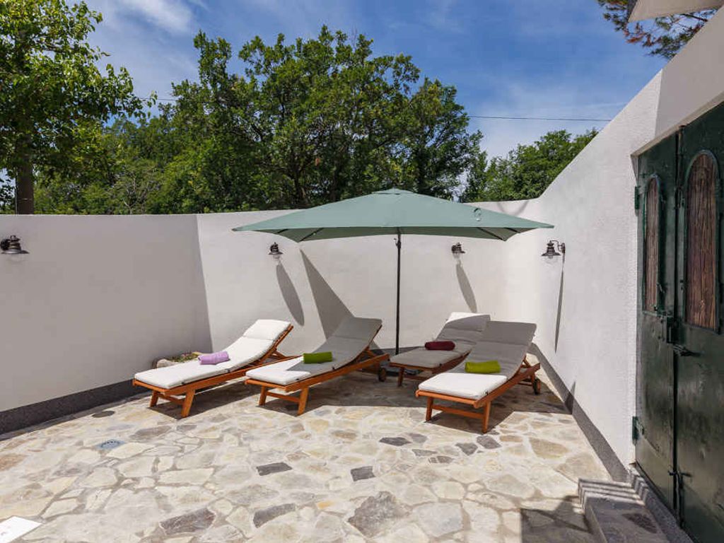 Ferienhaus mit Pool und Grill