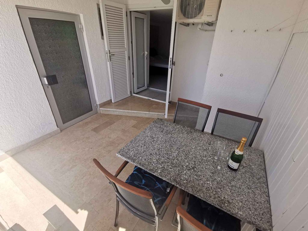 Studio mit Klimaanlage 70 m von der Adria