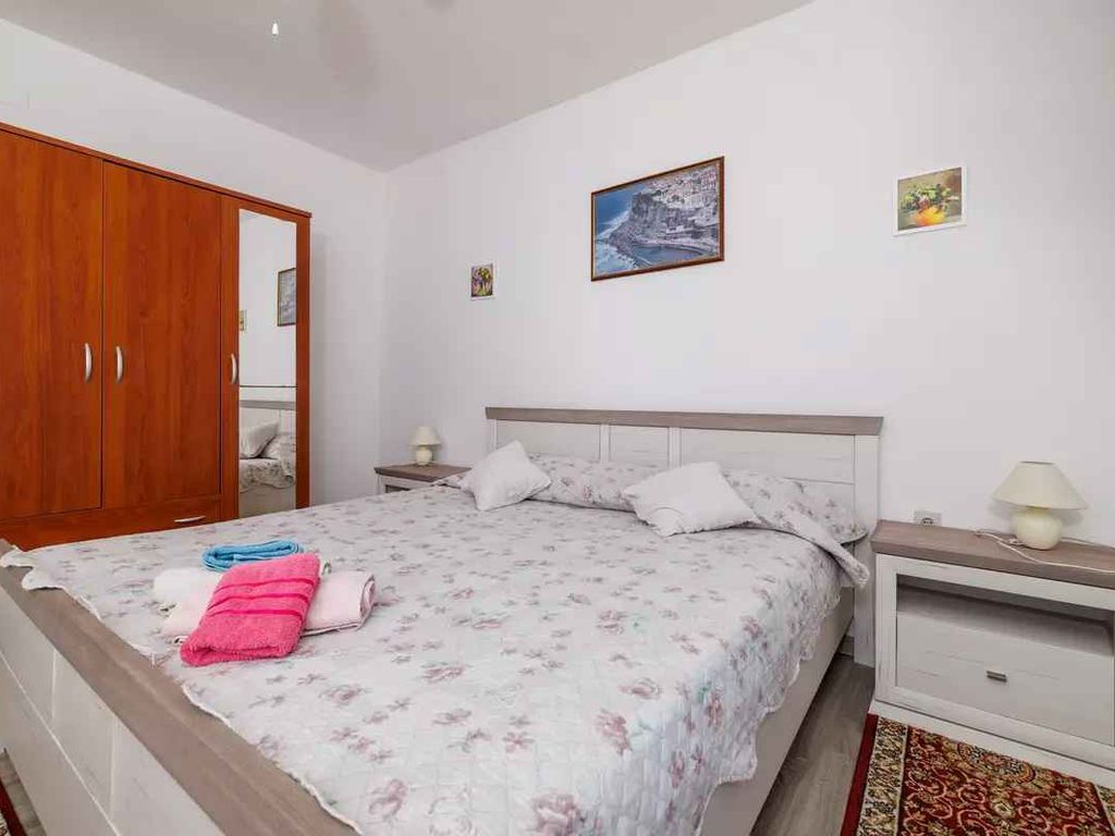 Ferienwohnung mit Balkon und Klimaanlage