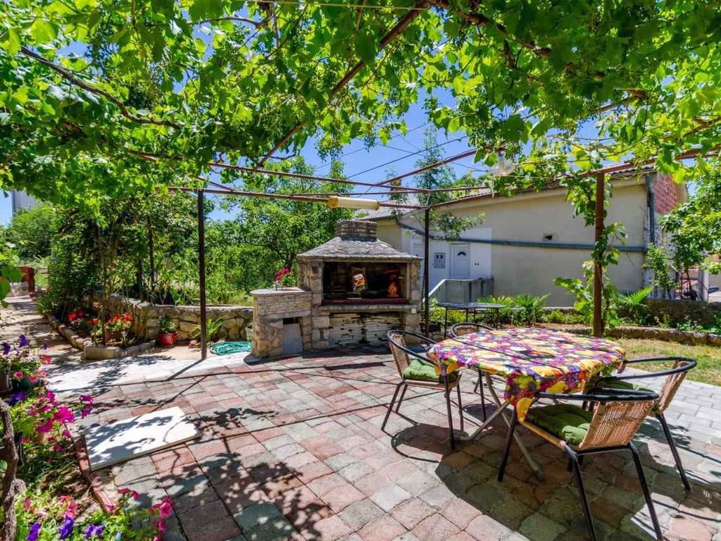 Ferienwohnung mit Terrasse und Klimaanlage