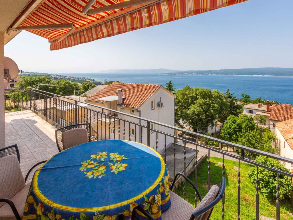 Ferienwohnung mit großer Terrasse und Meerblick
