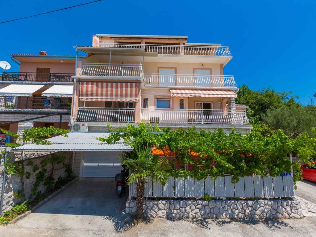 Ferienwohnung mit Klimaanlage und Balkon