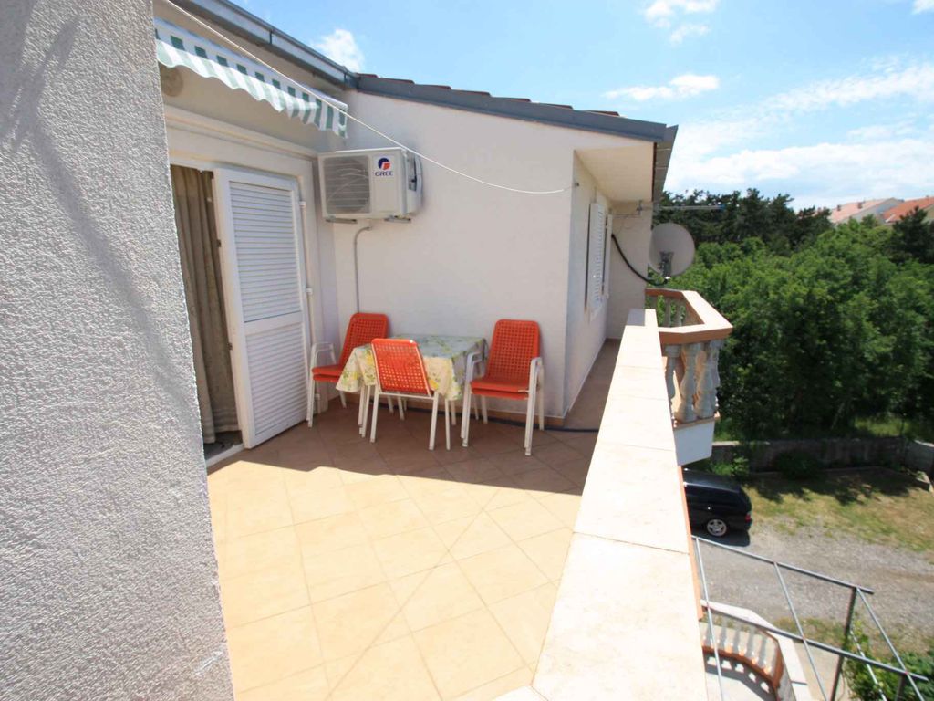 Ferienwohnung mit Klimaanlage und Balkon