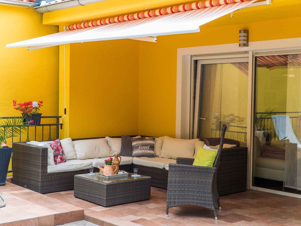 Ferienhaus mit Pool und Klimaanlage