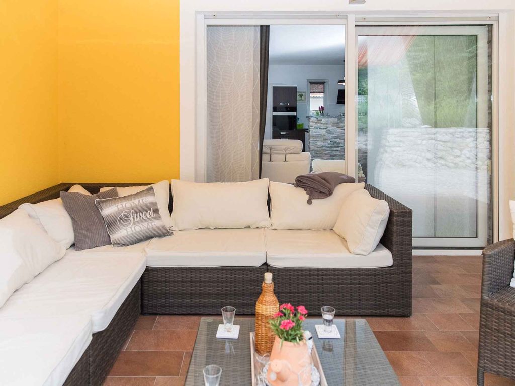 Ferienhaus mit Pool und Klimaanlage