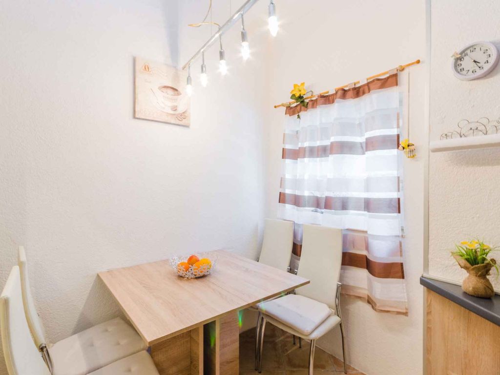 Ferienwohnung mit Whirlpool und Terrasse