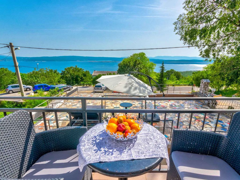 Ferienwohnung mit Whirlpool und Terrasse
