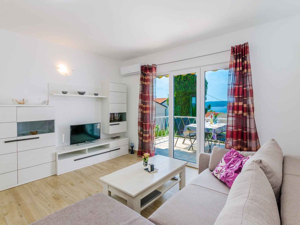 Ferienwohnung mit Balkon und Meerblick