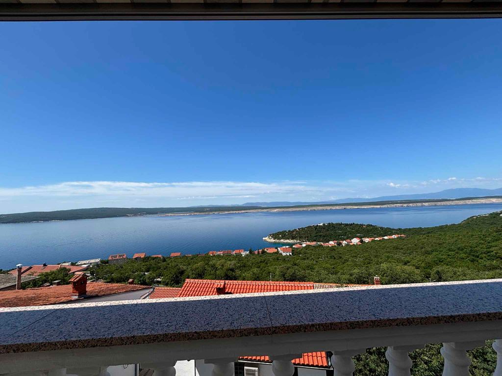 Ferienwohnung mit Pool und Meerblick
