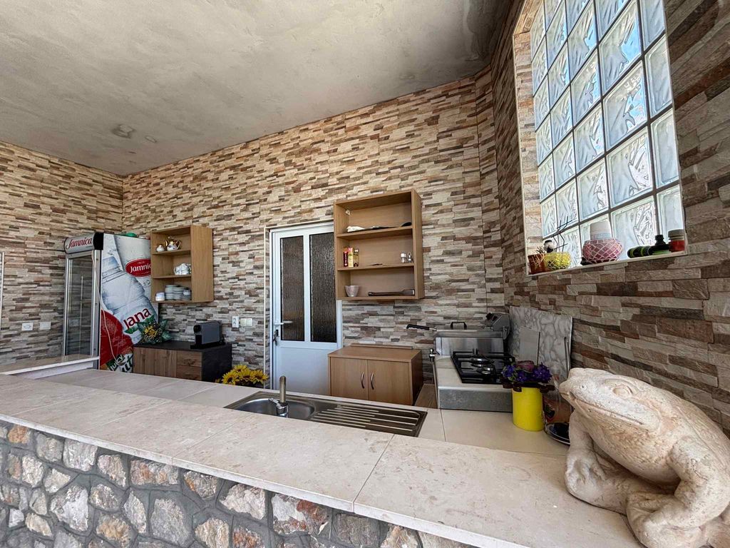 Ferienwohnung Mit Meerblick und Pool