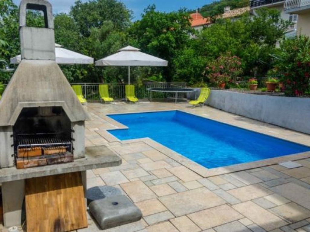 Ferienwohnung Mit Meerblick und Pool