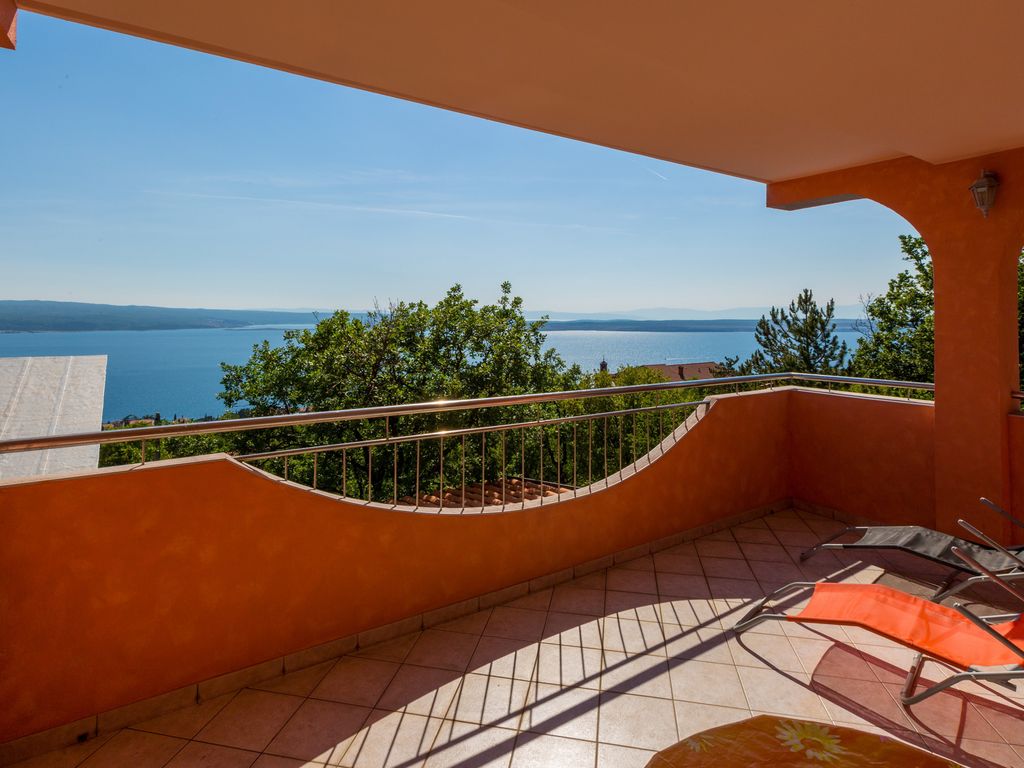Ferienwohnung mit Meerblick und Pool