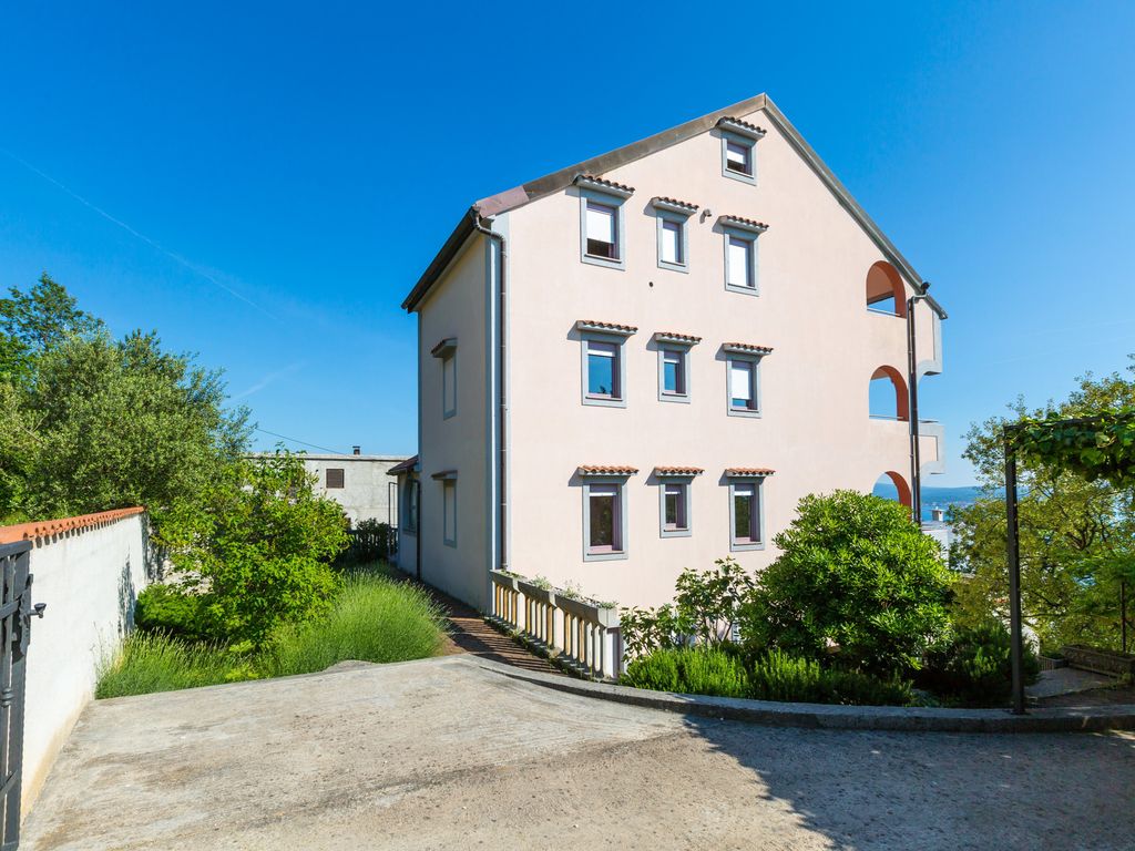 Ferienwohnung Mit Meerblick und Pool