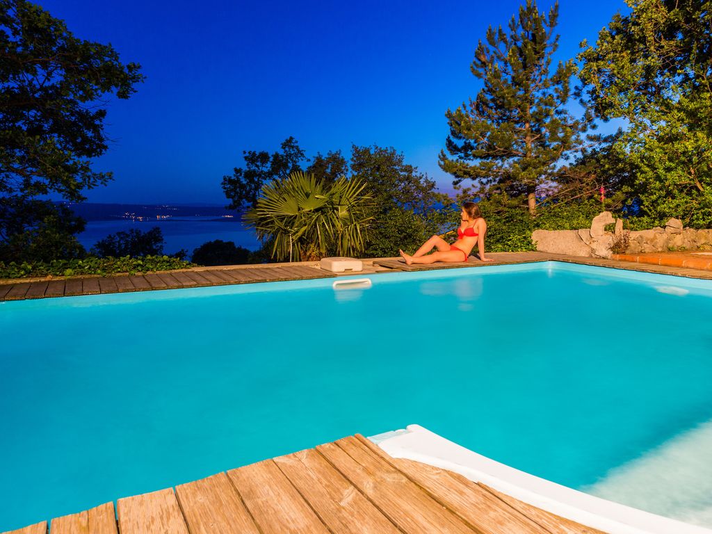 Ferienwohnung Mit Meerblick und Pool