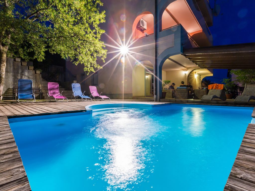 Ferienwohnung mit Meerblick und Pool