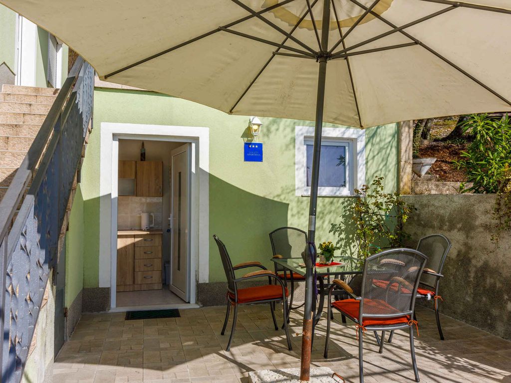 Studio mit Terrasse und Grillmöglichkeit