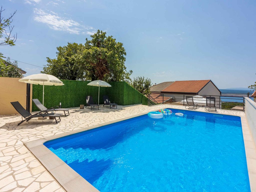 Ferienhaus geschmackvoll eingerichtet mit Swimmingpool