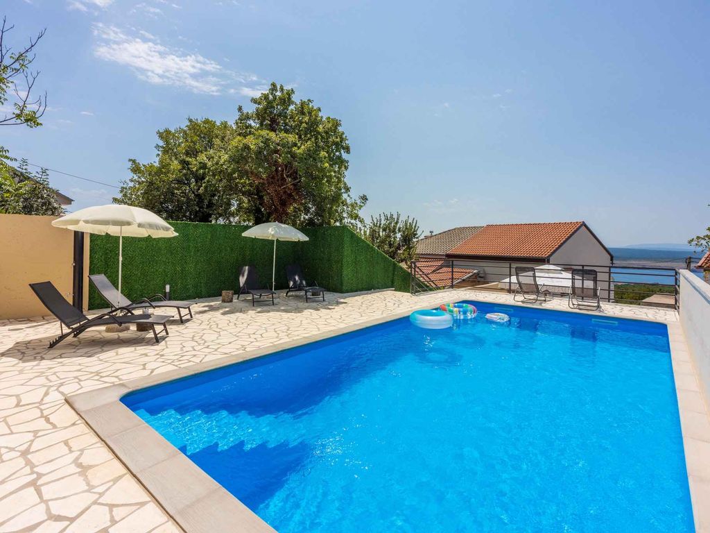 Ferienhaus geschmackvoll eingerichtet mit Swimmingpool