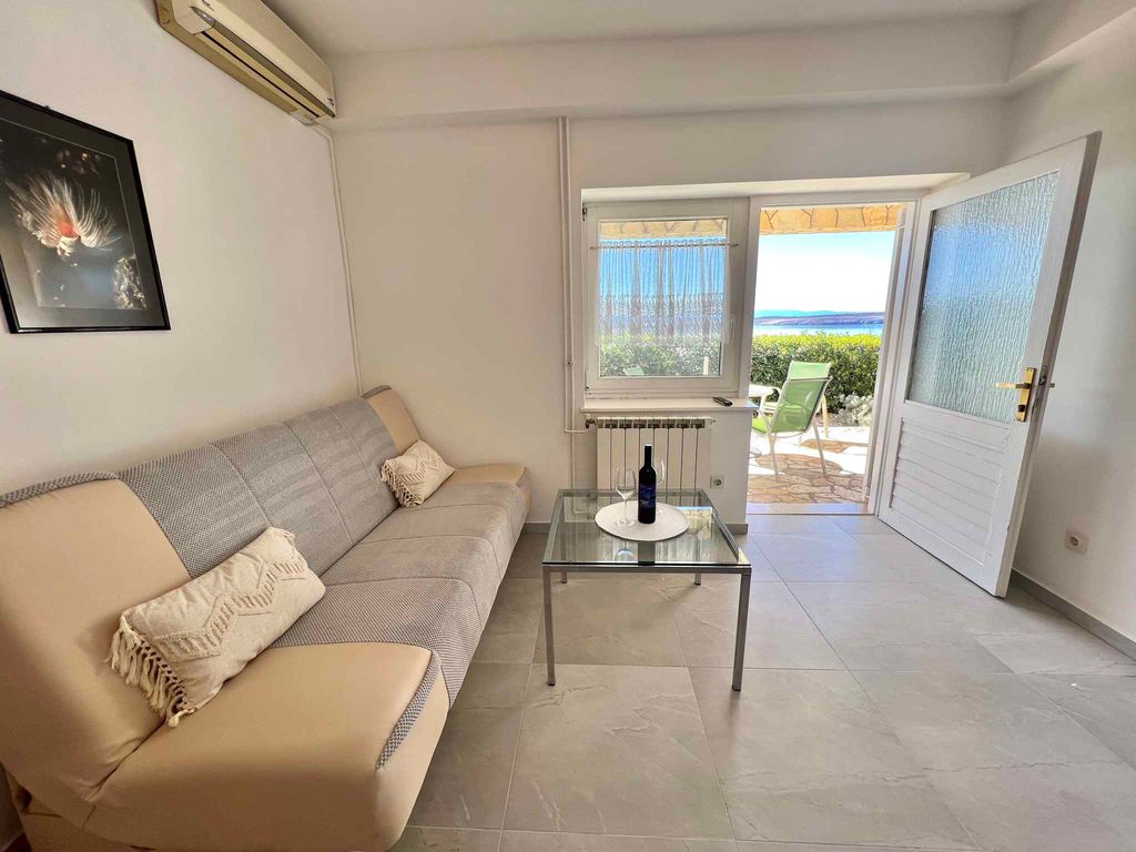 Studio mit Klimaanlage und Blick zum Meer