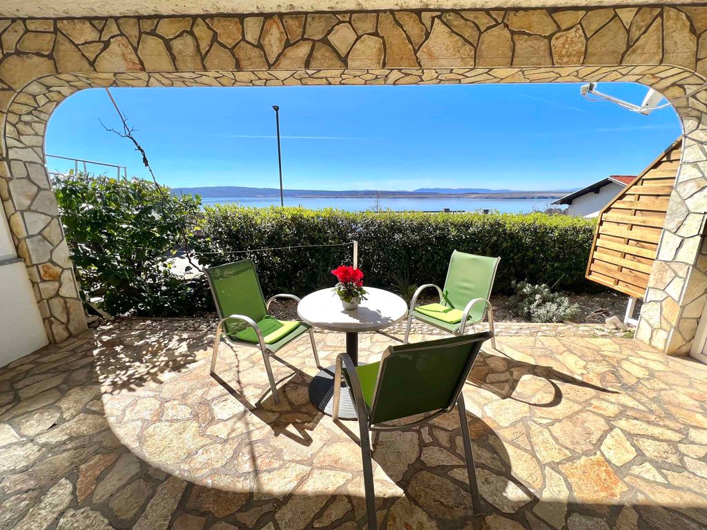 Studio mit Klimaanlage und Blick zum Meer
