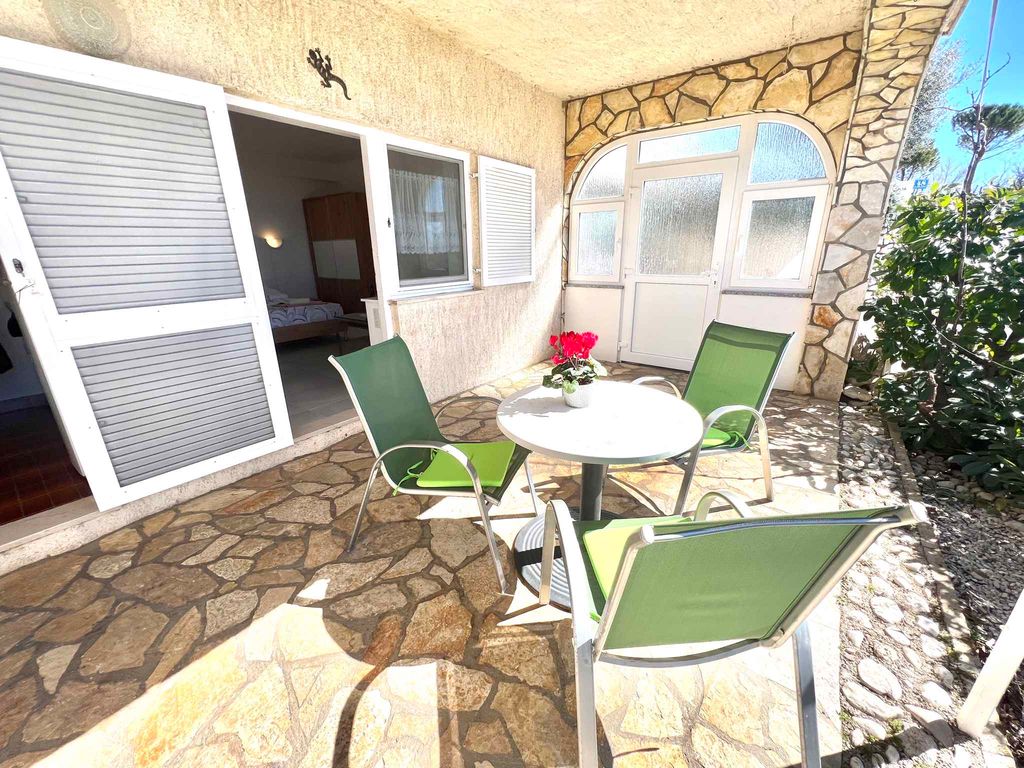 Studio mit Klimaanlage und Blick zum Meer