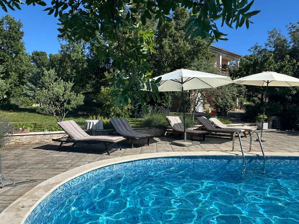 Ferienwohnung mit Balkon und Pool