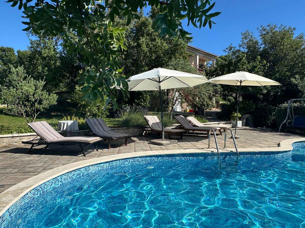 Ferienwohnung mit Balkon und Pool