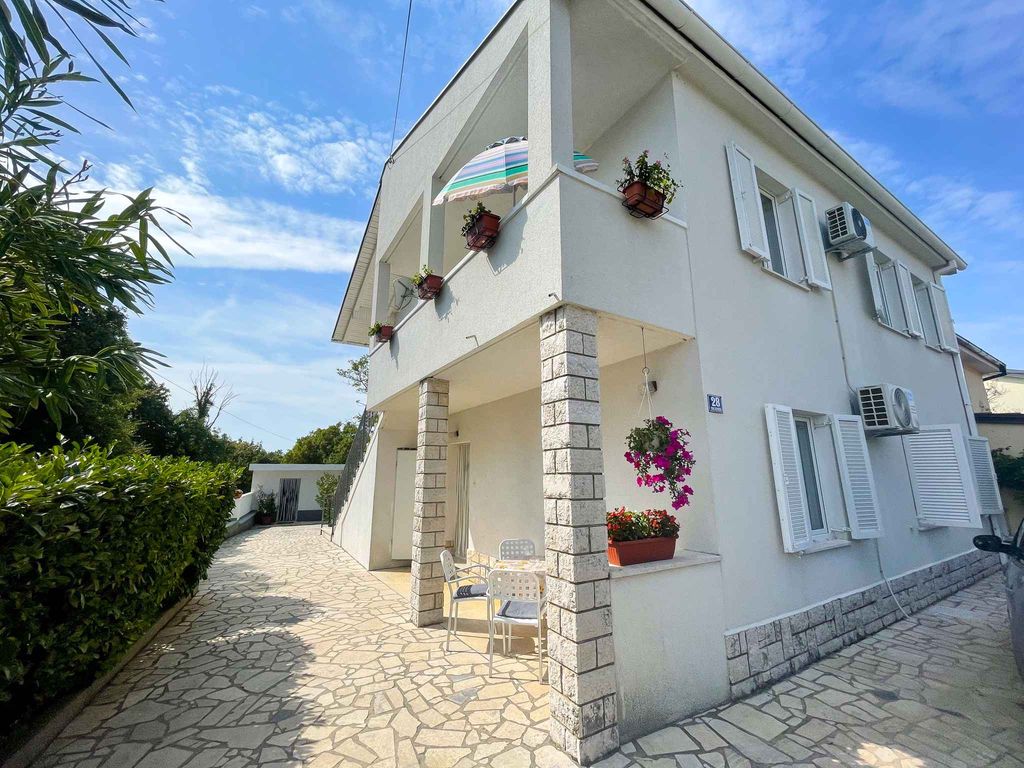 Ferienwohnung mit Balkon und Klimaanlage