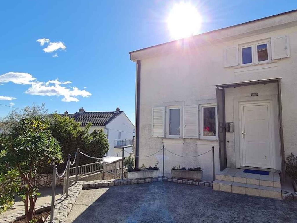Ferienwohnung mit Balkon und Klimaanlage