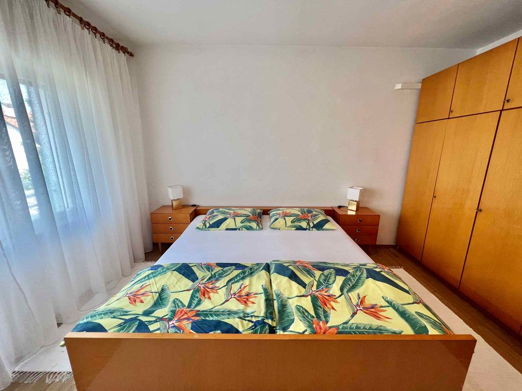 Ferienwohnung mit Terasse und Balkon