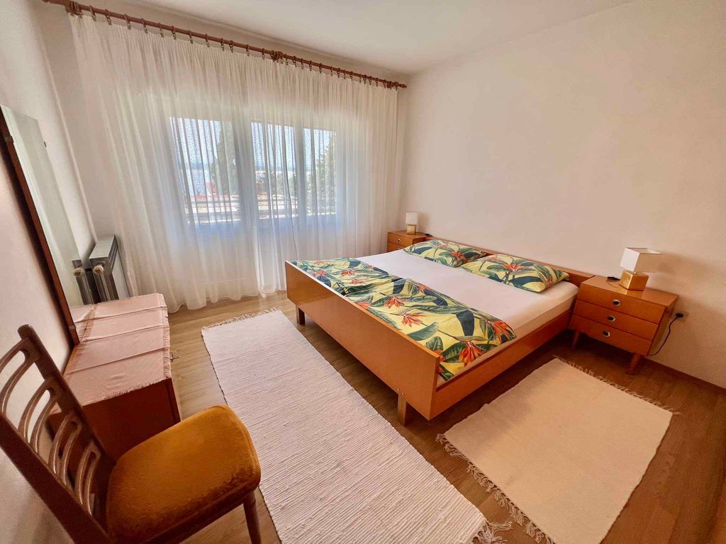 Ferienwohnung mit Terasse und Balkon