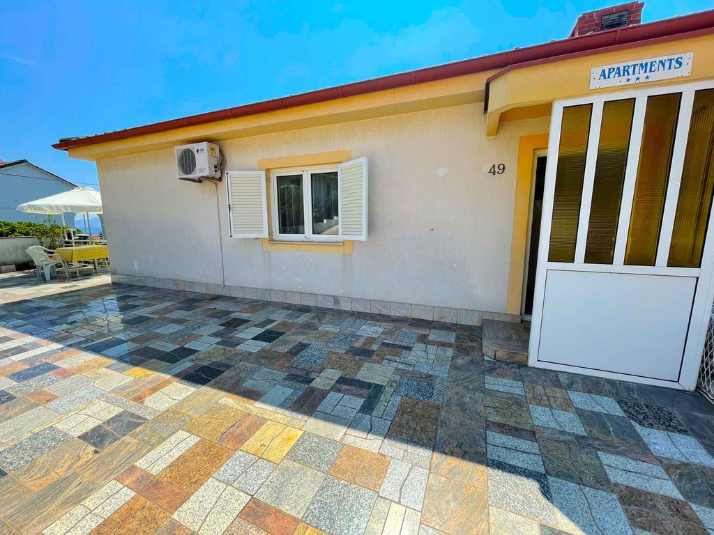 Ferienwohnung mit Balkon und Terrasse