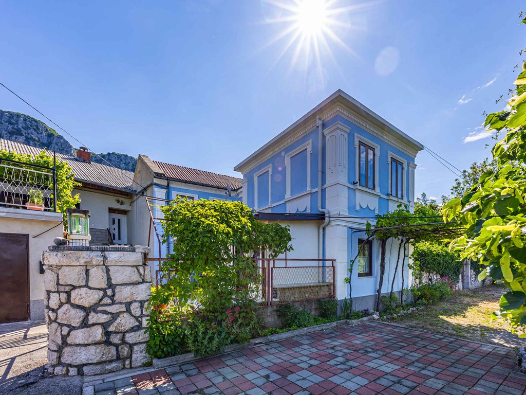 Ferienhaus mit großer Terrasse und Klimaanlage