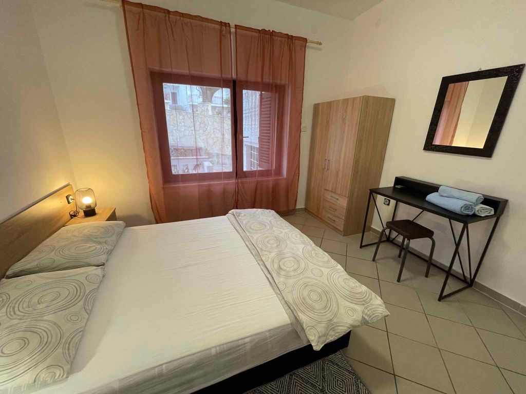 Ferienwohnung mit zwei Schlafzimmern und einem Balkon