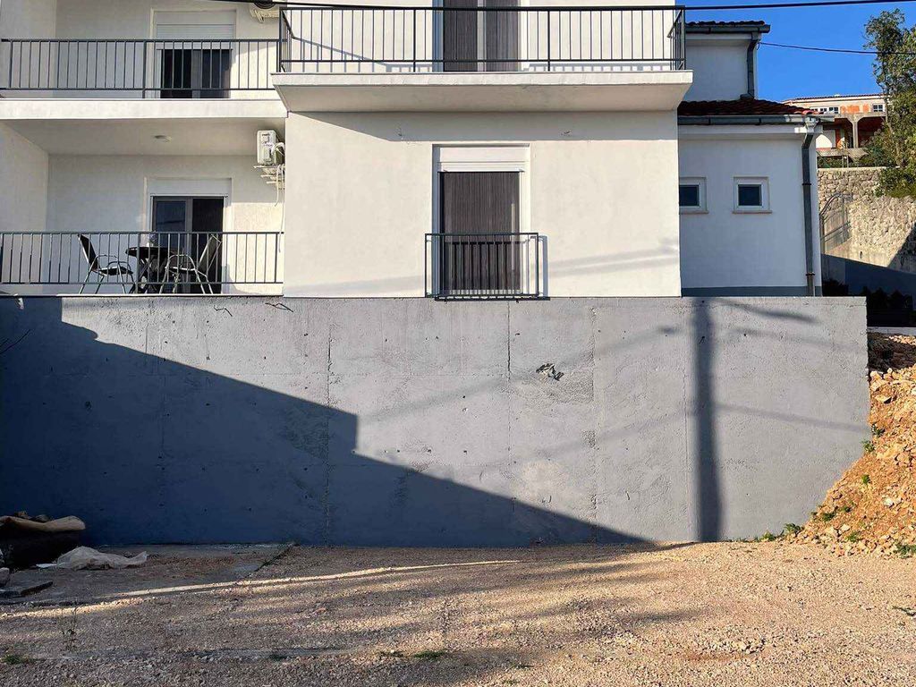 Ferienwohnung mit Klimaanlage und Blick zum Meer
