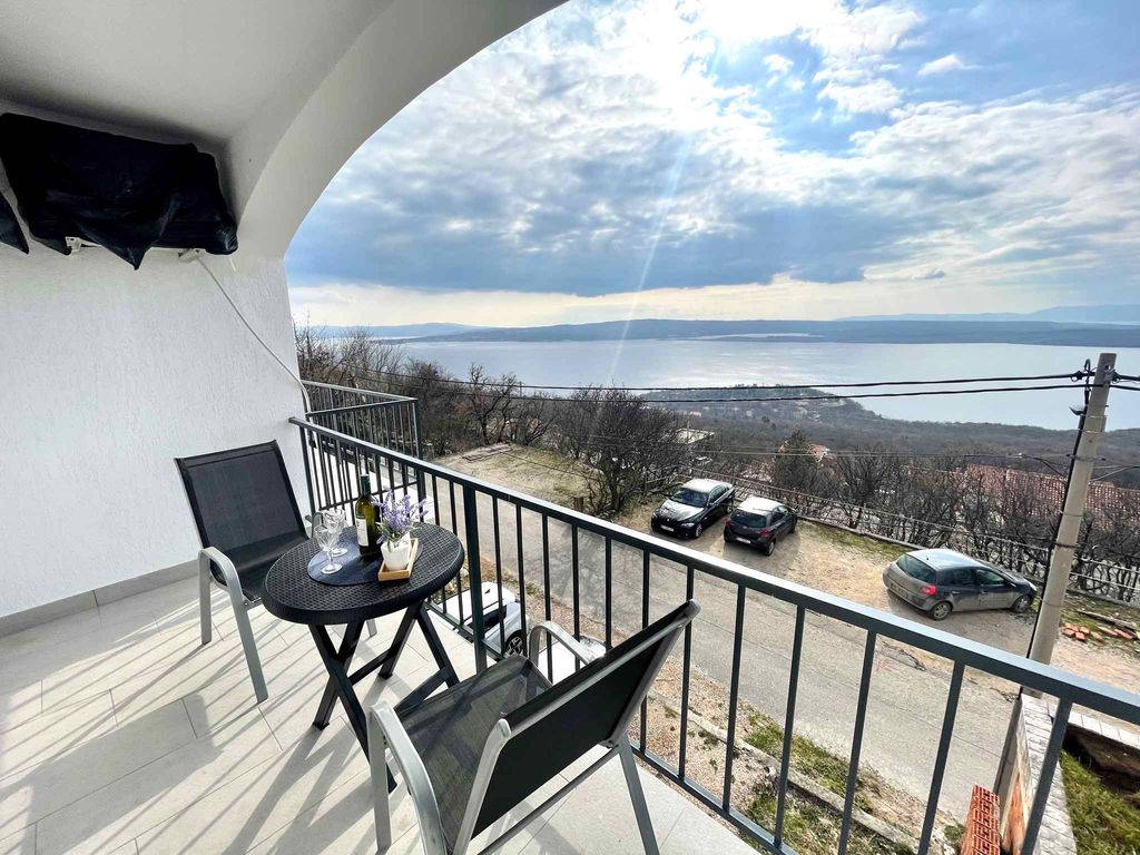 Ferienwohnung mit Terrasse und Klimaanlage