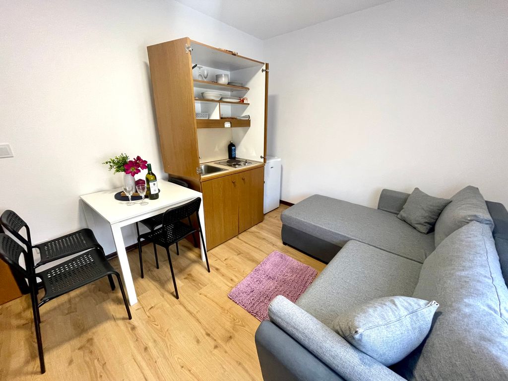 Ferienwohnung mit Terrasse und Klimaanlage