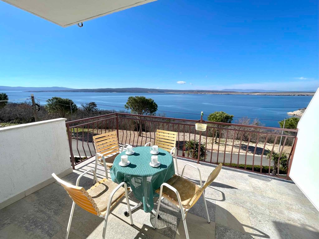 Ferienwohnung mit einen Balkon und Meerblick
