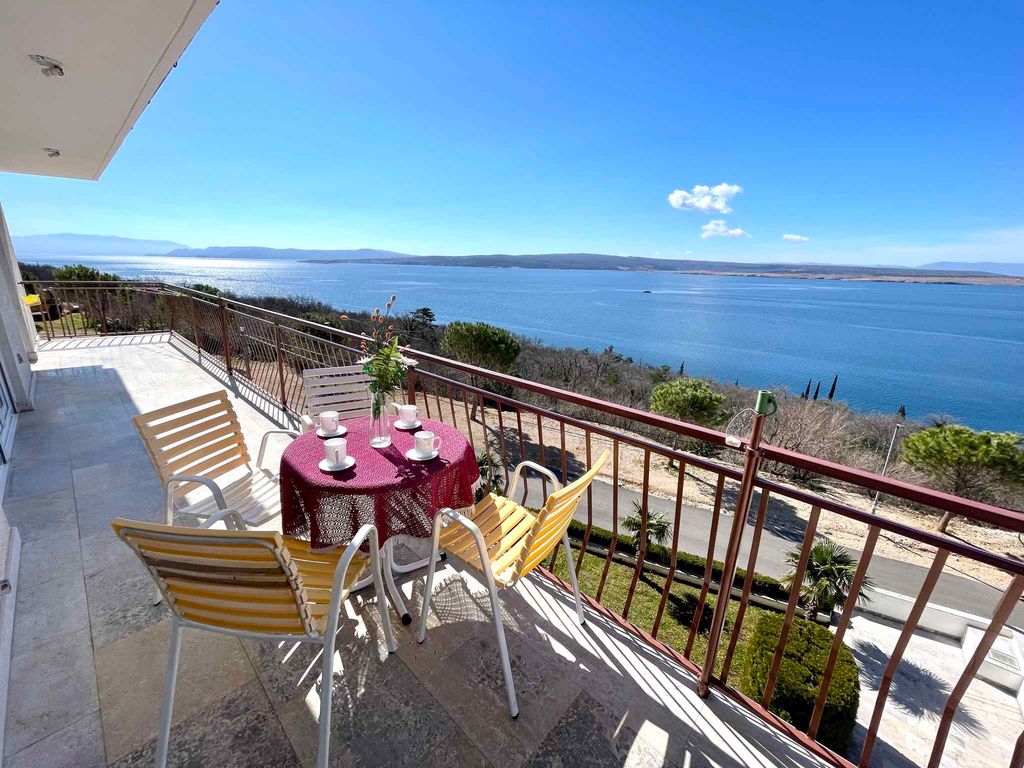Ferienwohnung mit Balkon mit Aussicht und Klimaanlage