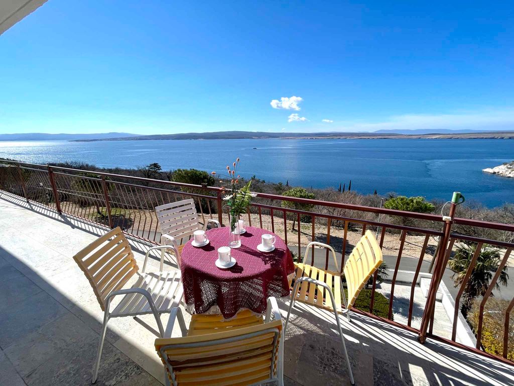Ferienwohnung mit Balkon mit Aussicht und Klimaanlage
