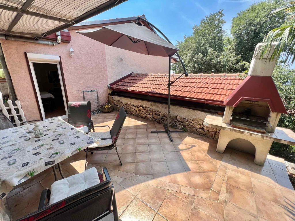 Ferienwohnung mit Terrasse und Balkon mit Meerblick