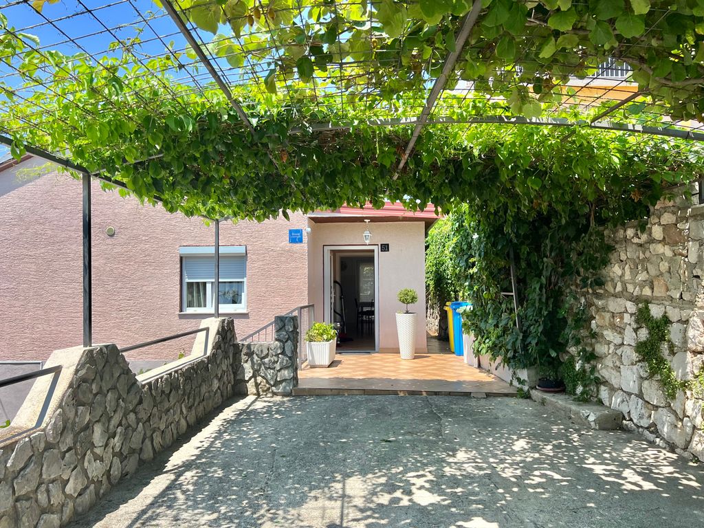 Ferienwohnung mit Terrasse und Balkon mit Meerblick