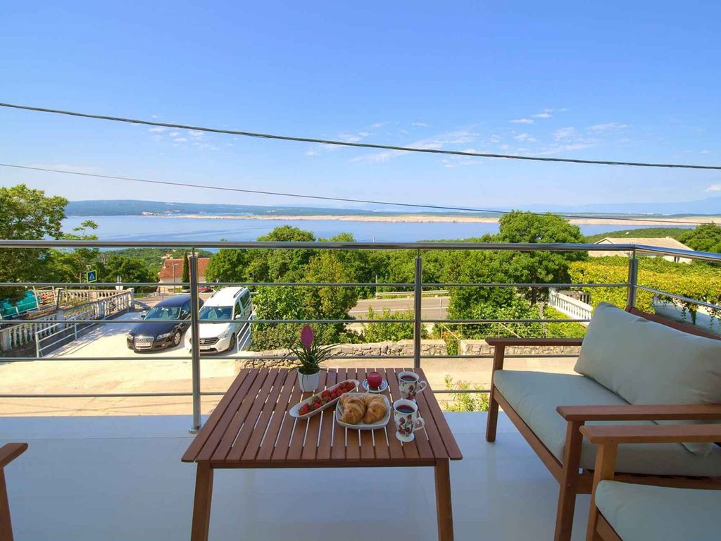 Villa im modernen Design mit privatem Pool und Meerblick