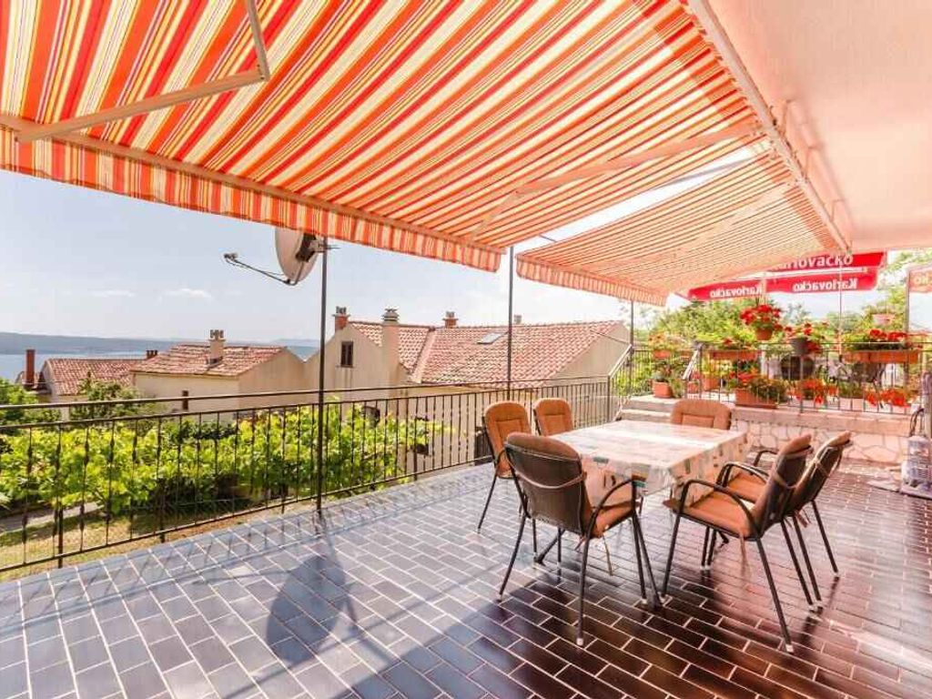 Ferienwohnung mit Klimaanlage und Meerblick