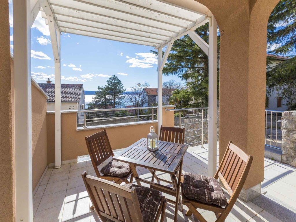 Ferienwohnung mit Terrasse und Meerblick
