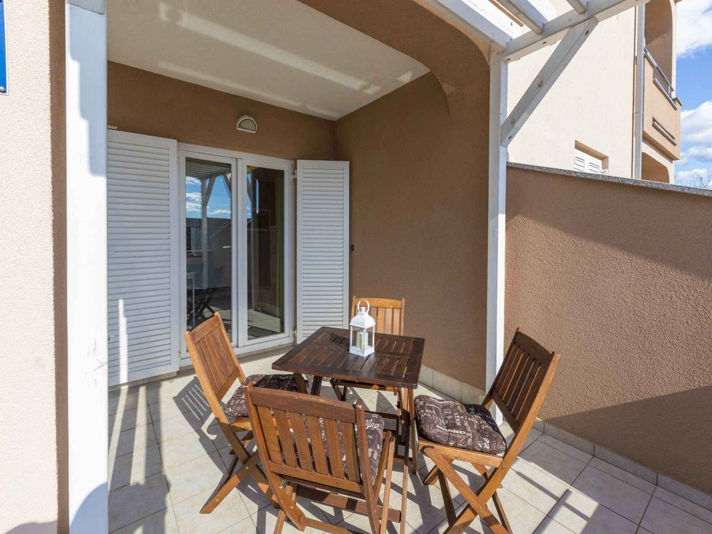 Ferienwohnung mit Terrasse und Meerblick