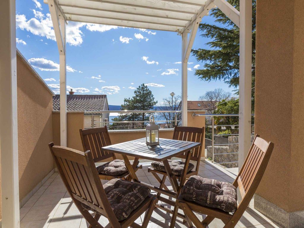 Ferienwohnung mit Terrasse und Meerblick